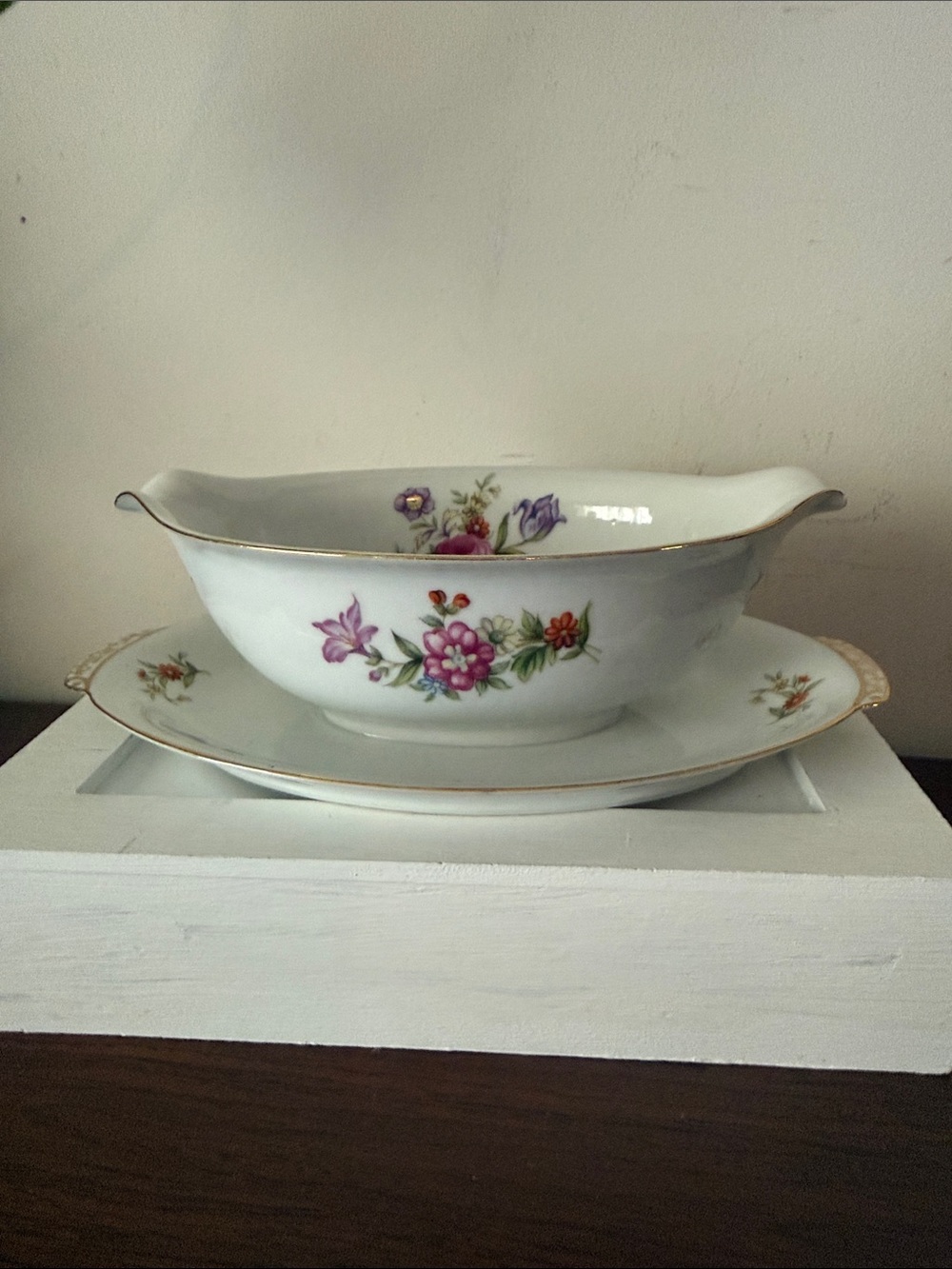 Gravy Boat with Attached Underplate